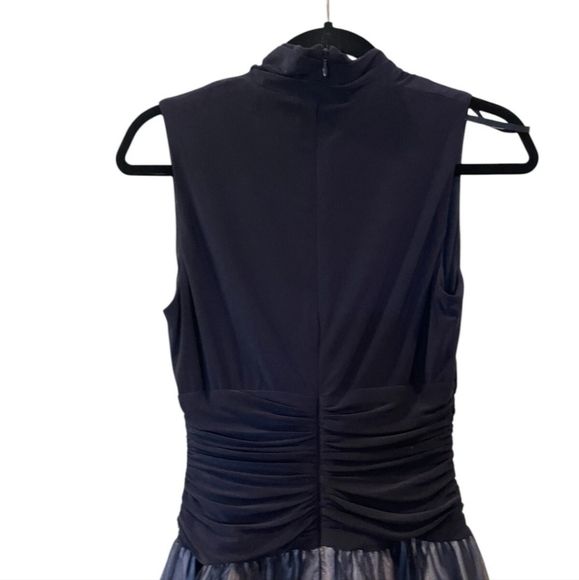 SLNY Women's Navy V-neck Embroidered Lace Sleeveless Formal Dress Size: 8 - Picture 6 of 13